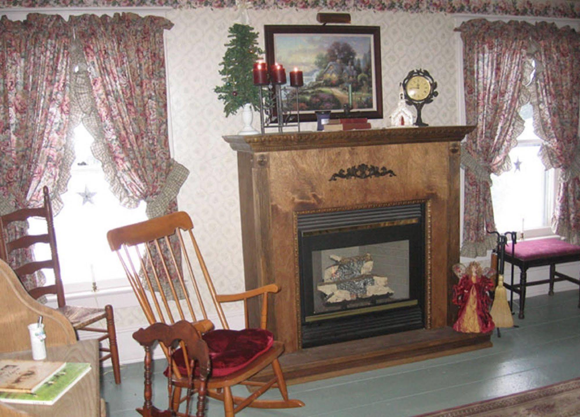 The Bella Ella Bed And Breakfast Canandaigua Eksteriør bilde
