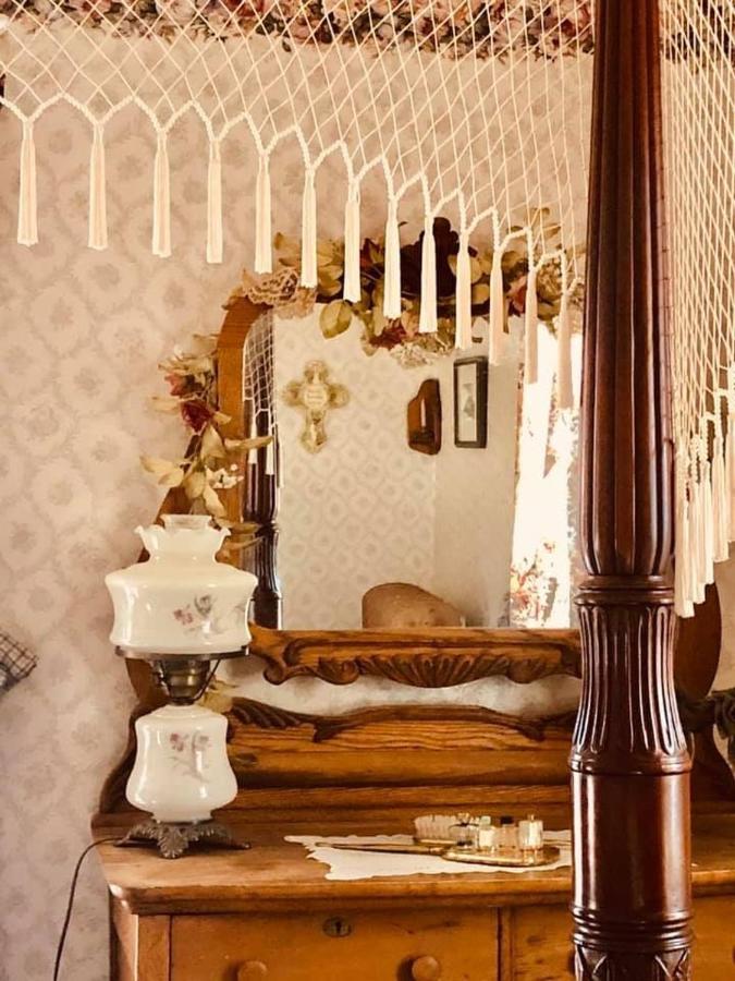 The Bella Ella Bed And Breakfast Canandaigua Eksteriør bilde